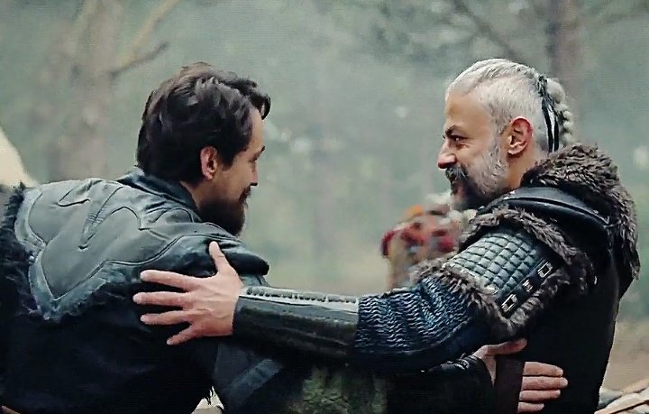 ve batuşum 🥳 seninde doğum günün kutlu olsun. Aile saadetli shoplarınla gönlümde tahtın var ajskdjdkfk. Hep mutlu ol, bizimle ol. İyi ki doğdun @biruhhastasiyim 💘