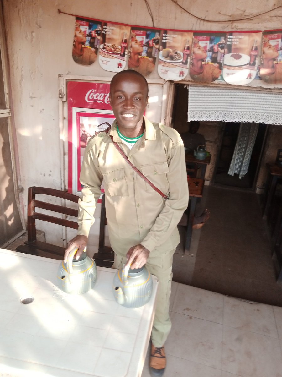 Christi07919961's tweet image. As a CORP member I was working here as a waiter to compliment my monthly allowance. I took this picture on my POP day when I went to greet my madam and she insisted I should assist small before going home . I didn't labour in vain . Retweet #LabourChallenge #peter Obi