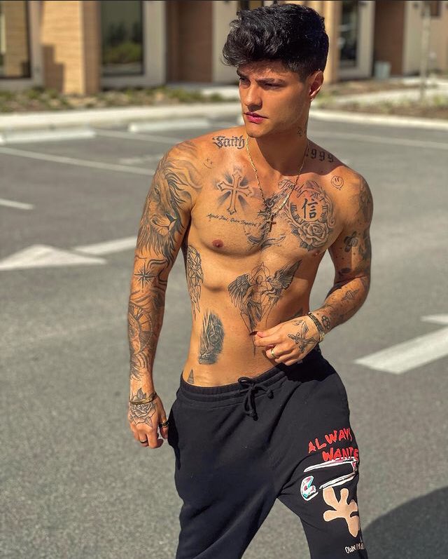 Anakinmalik_'s tweet photo. ⠀⠀ ༉‧₊˚.   Onde eu quıco, onde eu sento .  .  .
              Corαçα̃o dα mα̃e é grαnde  ━━━  ❤️‍🔥
                  Eu nα̃o ‘to perdendo tempo .  .  .
#AltBR https://t.co/aAZligiqDq