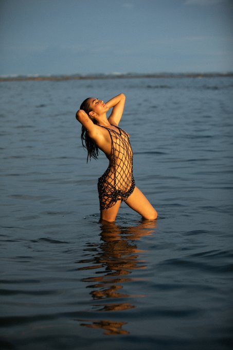 I am stoked! I just sold a Box. Sunset Mermaid 🌅    https://t.co/62sqmcfWMK https://t.co/wYziRYxkOk<a href="/tag/account"class="tags"><span>#account</span></a><a href="/tag/egirl"class="tags"><span>#egirl</span></a>