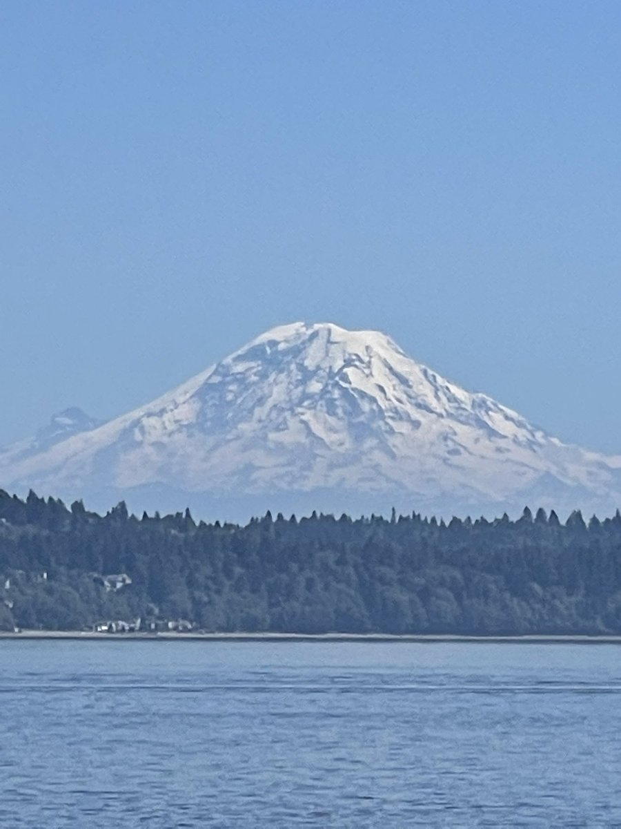 Beatiful ferry ride back home. #mountrainer #washingtonstateferries