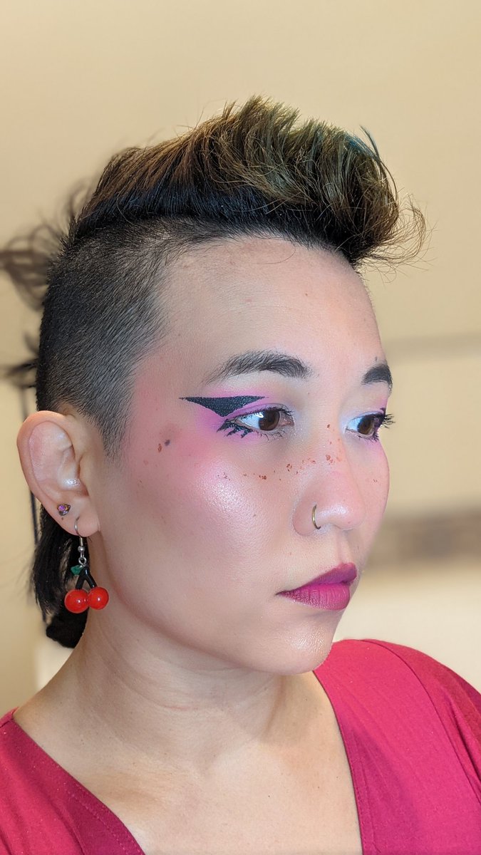 teengkoh's tweet photo. e-girl makeup assignment. did I understand the assignment? #EGirlMakeup #FakeFreckles https://t.co/oWMFoURWJp