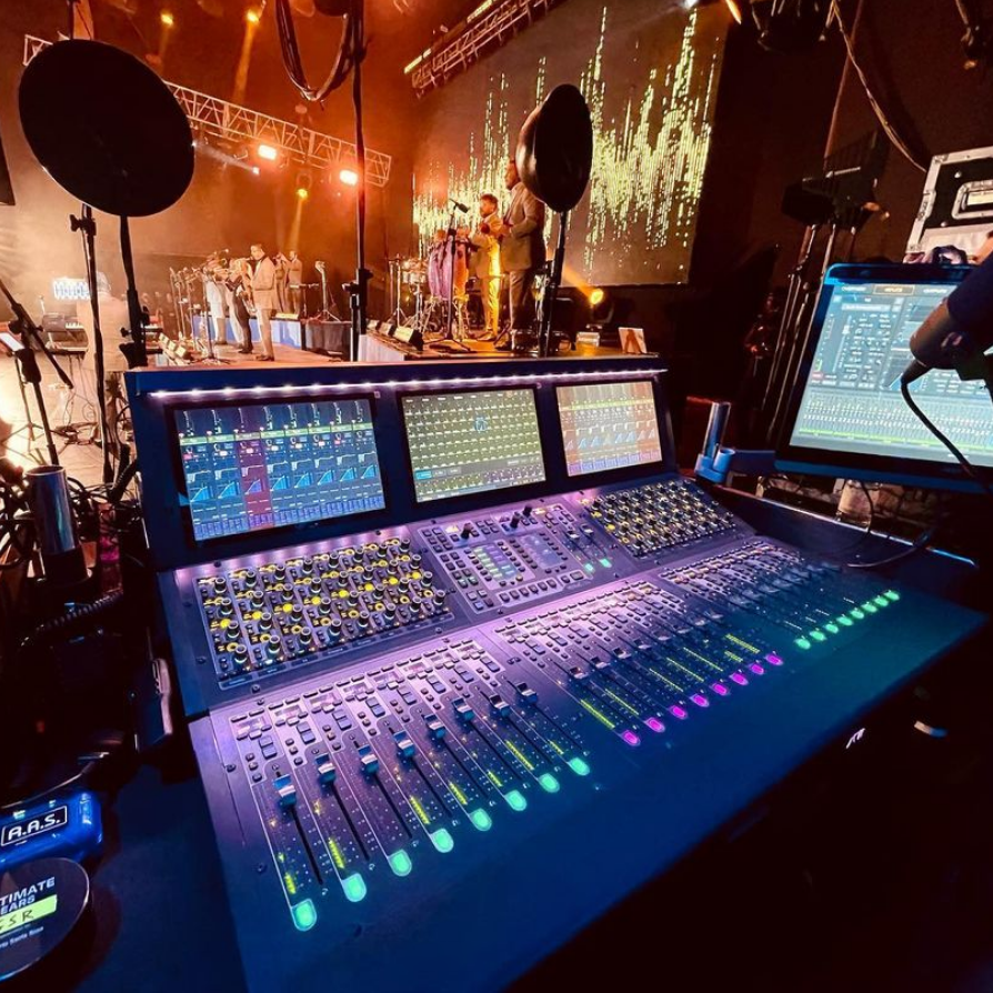 AvidLiveSound's tweet photo. 🎶 Mixing monitors for GSR in Lima, Perú
📷 https://t.co/rAlskJ9oSM
▶️ https://t.co/hElVavE9GL
#monitormixing #audioengineering #livesound #soundengineer #toursound #venues6l #avid https://t.co/gU5nyyBLwY