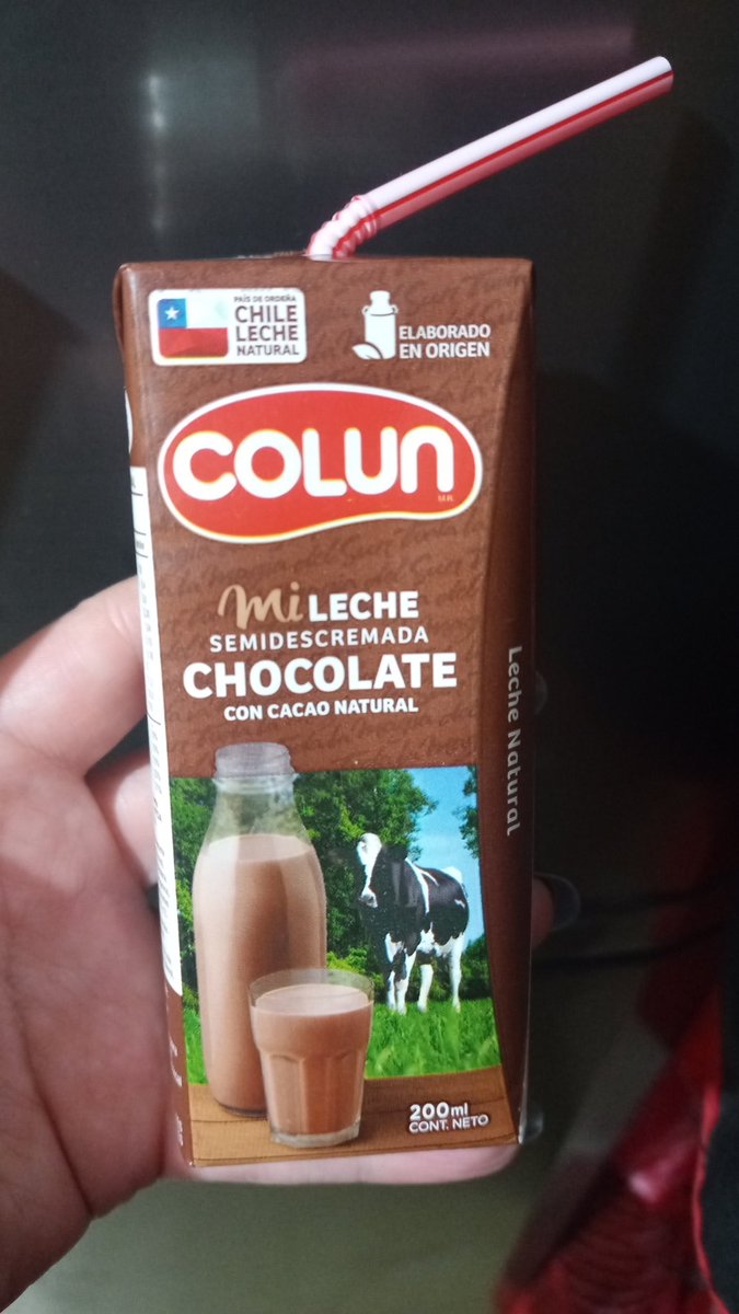 PaulinaConty's tweet photo. @Unimarc tengan cuidado con esta leche #lechecolun ya llevo dos pack en distintos supermercados #unimarc y ambos me salieron vencidos  la fecha está bien pero el sabor en amargo y agrio! Plata perdida! https://t.co/Z4LCGRxXWE