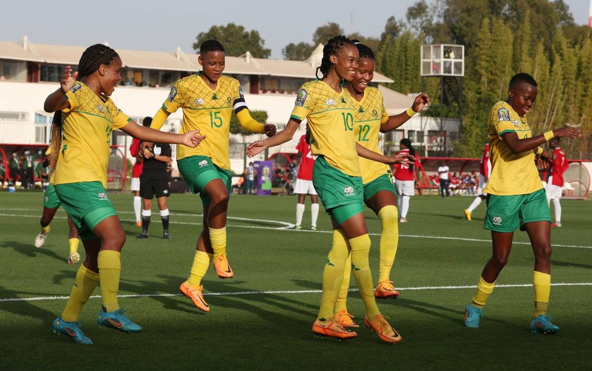 ChippaUnitedFC's tweet photo. Well done @Banyana_Banyana 🇿🇦.
Off to the Semi-finals and 2023 FIFA Women's World Cup Qualification.
You have done us very proud. 👏🏼👏🏼
#WAFCON2022
#SSWAFCON22 https://t.co/VkOctHVkTC