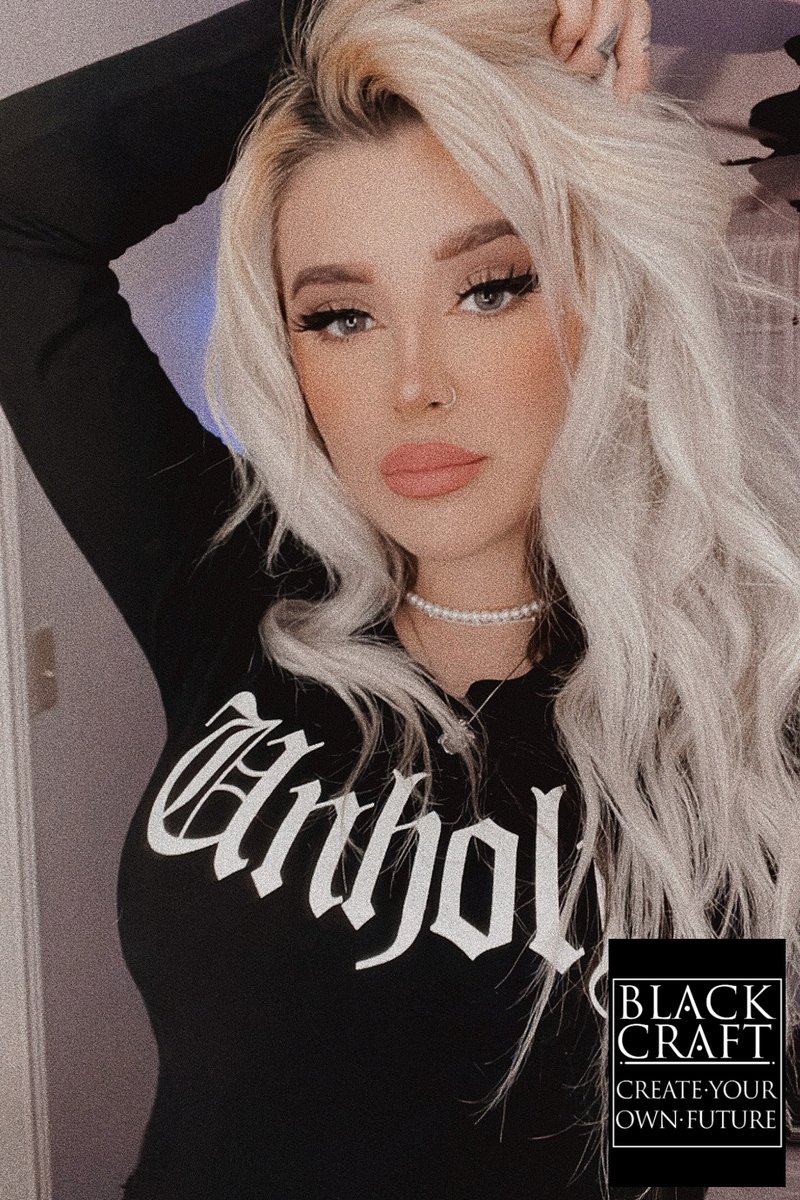 getvindictive's tweet photo. streaming dead by daylight killer games + swf after!

excited to announce that i am partnering up with @BlackCraftCult and will talk more about it on stream!

come say hi and retweet <3 #vinfam

ttv/vindictive
or link in bio https://t.co/6xH5PPThi1