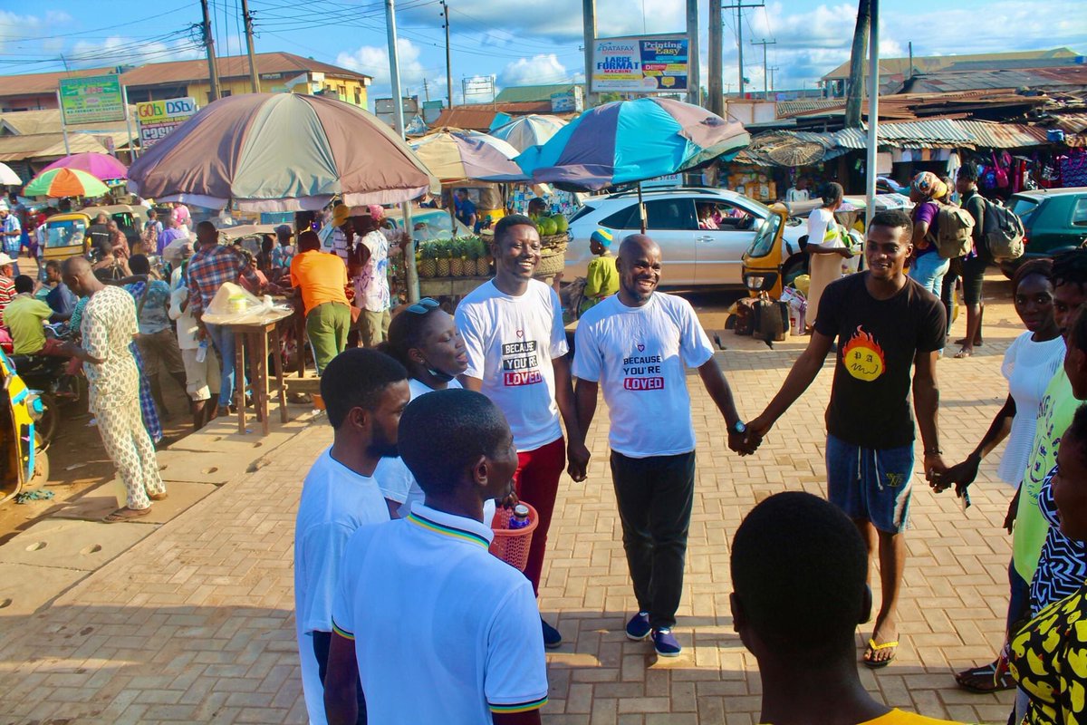 Daniel_TheCoach's tweet image. I run a youth training /skills acquisition NGO for young people in the day and data analysts at night 😀#LabourChallenge