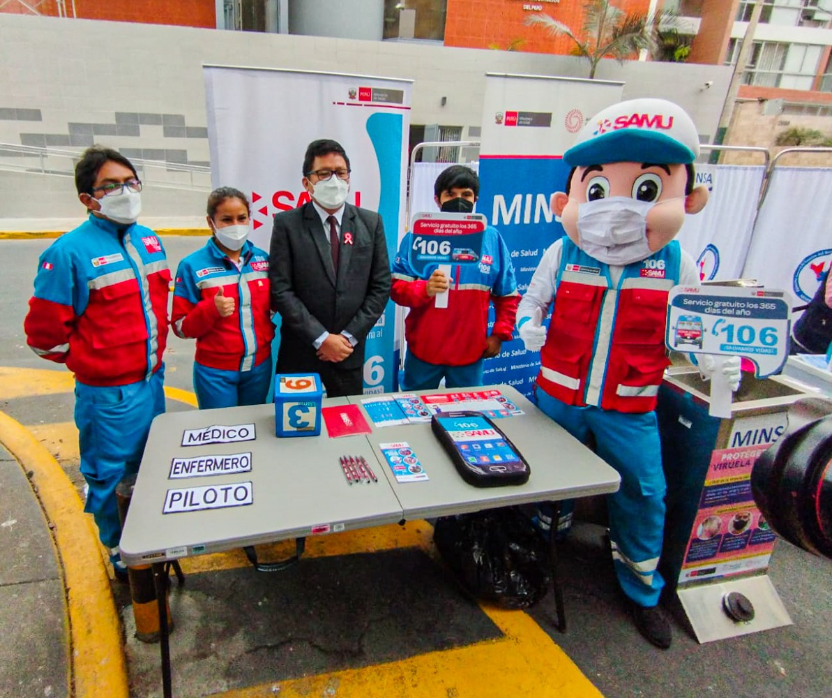 SamuPeruMinsa's tweet photo. 🚨#SAMUInforma: ¡Los mayores de 30 años ya pueden recibir la cuarta dosis! 💉
#SAMU 🚑 partició en la campaña de vacunación del @Minsa_Peru y @Latina_pe contra la #COVID19, influenza y neumococo, con el fin de motivar a la población a completar sus dosis
#VidasQueSalvanVidas https://t.co/MDkt7gKhBt