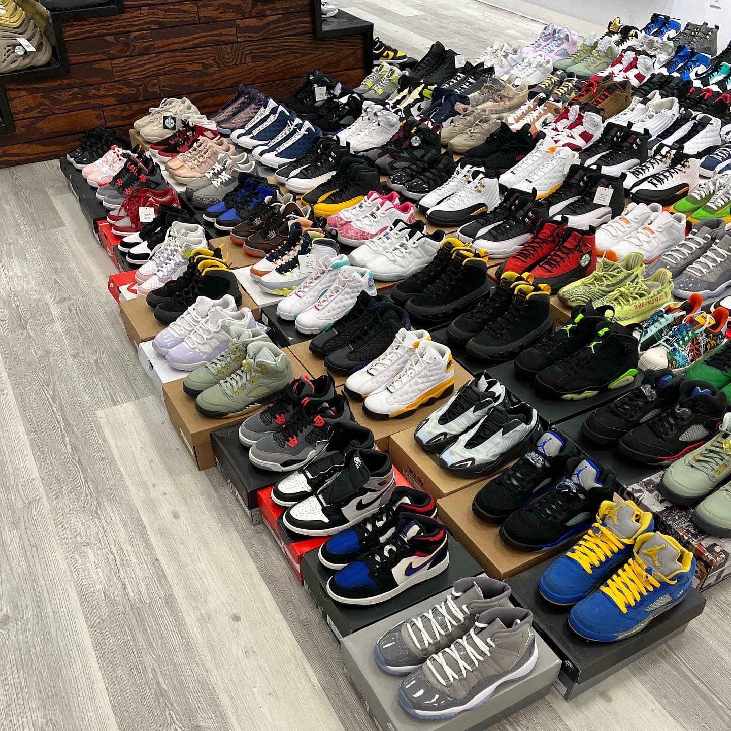 Neighborhood Kicks Neighborhood217 X
