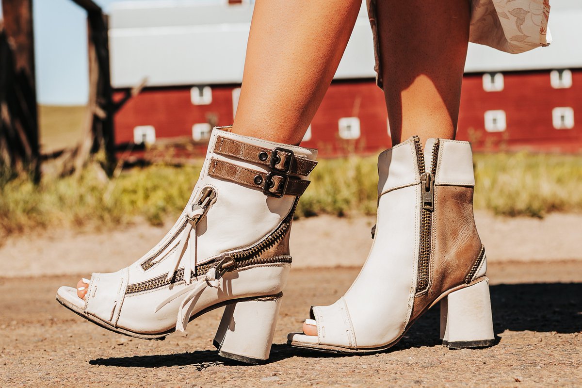 FreebirdStores's tweet photo. Summer's killer NEW bootie! #FreebirdObsession over ZOMBI https://t.co/6exd3xoUs3
