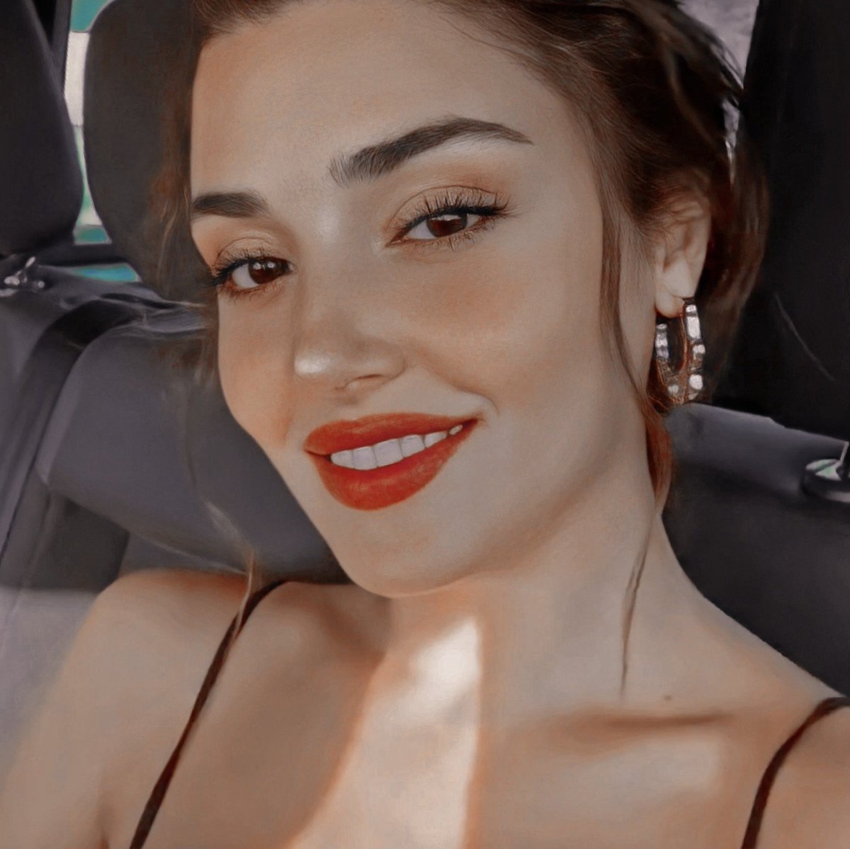 neslihanfanaccount tweet media