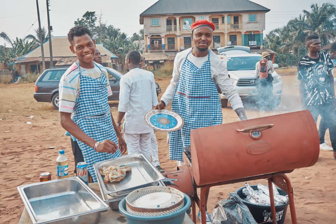 TimigeeMil's tweet image. Am a barbecue guy, i work hard to earn a living and am Proud of what i do because IAm #Obidient
#DignityInLabour
#LabourChallenge