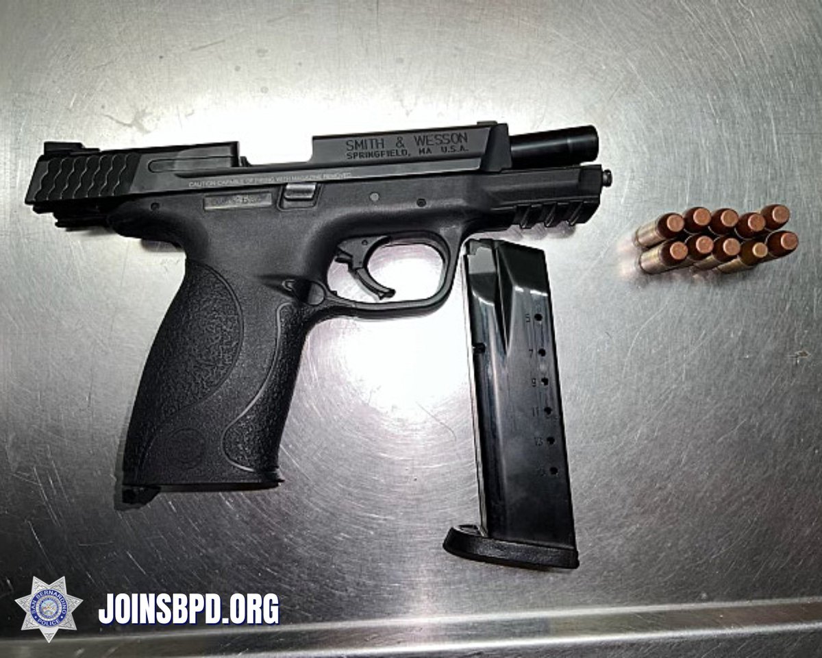 SanBernardinoPD's tweet photo. GREAT JOB TO OUR PATROL OFFICERS!!
#ProactivePatrol #GettingAfterIt #OneGunAtATime #DoingTheHardWork #SBPD #JoinOurTeam https://t.co/sbOUoj1Xru