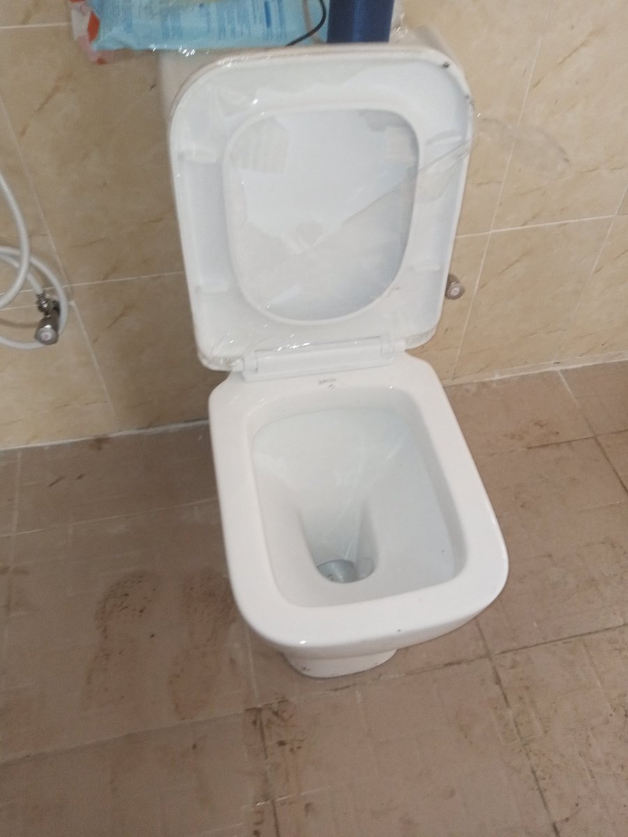 ToheebAdigun2's tweet image. #LabourChallenge
#ThereisDignityinLabour 
Na plumber we be we no kee person
We will not labour in vain