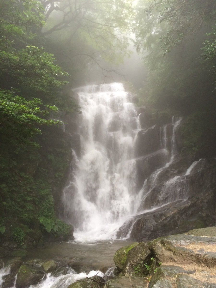 northriver_fk's tweet photo. おはようございます🎶
#夏 の「涼」を滝で感じる‥‥
今の時期には、木陰と涼風、滝の��しぶきと #マイナスイオン を感じる絶好の場所🎶
#やまめ釣り🎣 や #流しそうめん もあり、夏を満喫⛰
#白糸の滝
#northriver_fk 
#Twitter
#夏本番
#ノースリバー福岡
#薬院駅近く
#福岡市中央区
#フォロワー https://t.co/WI6GxhWFvc