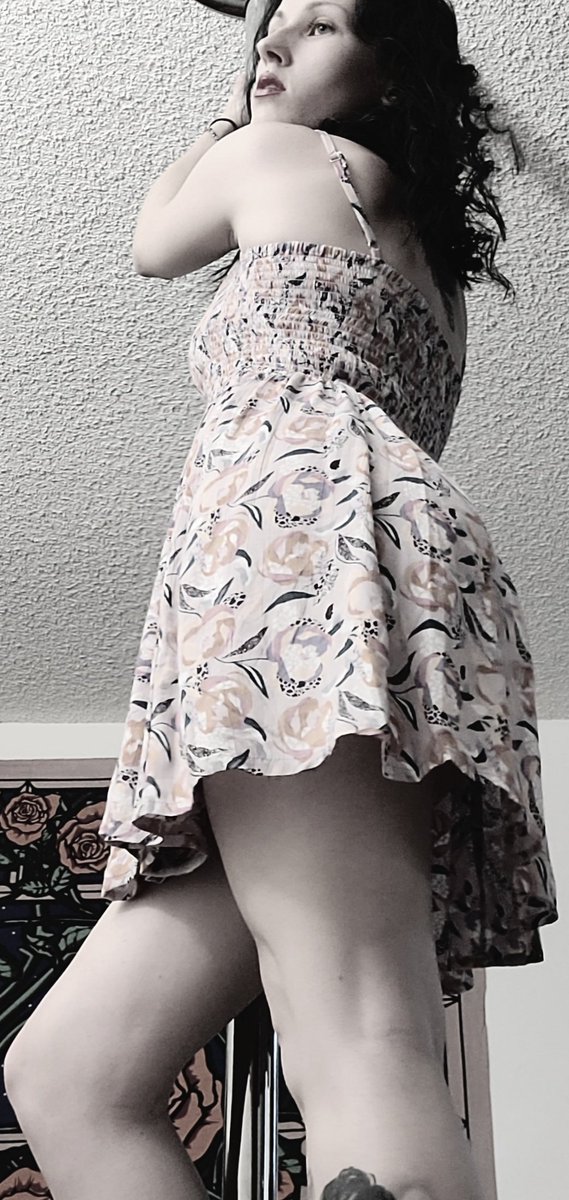 AviatrixAva's tweet photo. 🎼🎵🎶 Sometimes all I think about is you, late nights in the middle of June🎶🎵 pole dancing and music is therapy to me 😇 https://t.co/JoVyoLZ6vt