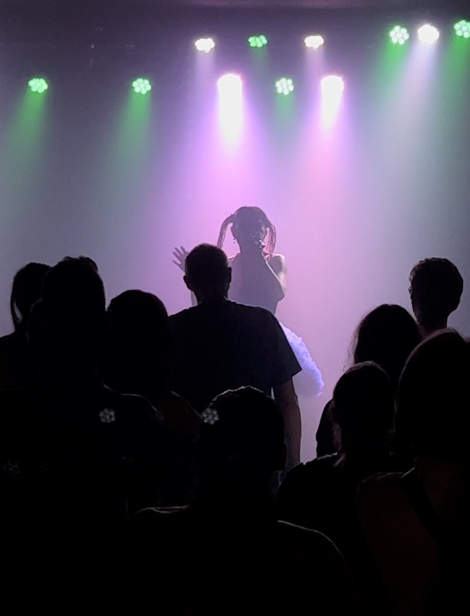 3cro_mika's tweet photo. Thank you so much for coming to Düsseldorf performance♥️
It was soooo fun😊♥️🇩🇪
#FEMMISATION #TOUR #海外ツアー https://t.co/e9IYKum3GT