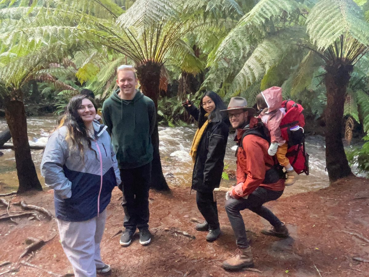 A little Miska in real life as we take a trip down to Warburton and work out how to take a group selfie in nature 📸🌄☂️