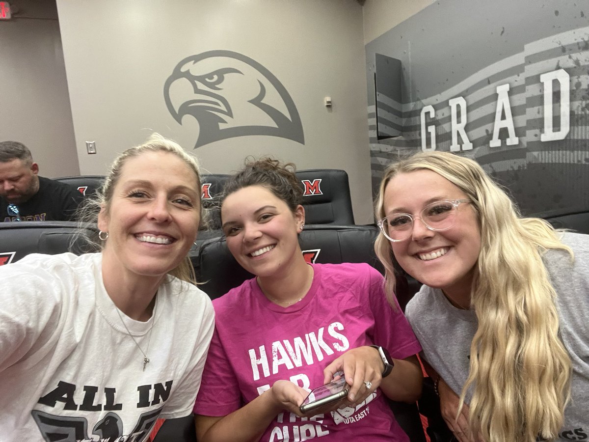lehawksvb's tweet photo. Day #1 of the Lakota East team bonding at the Miami University Volleyball camp. https://t.co/ekWONzBJBQ