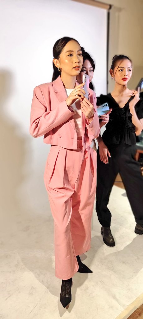 Kakaknya Manis ya....