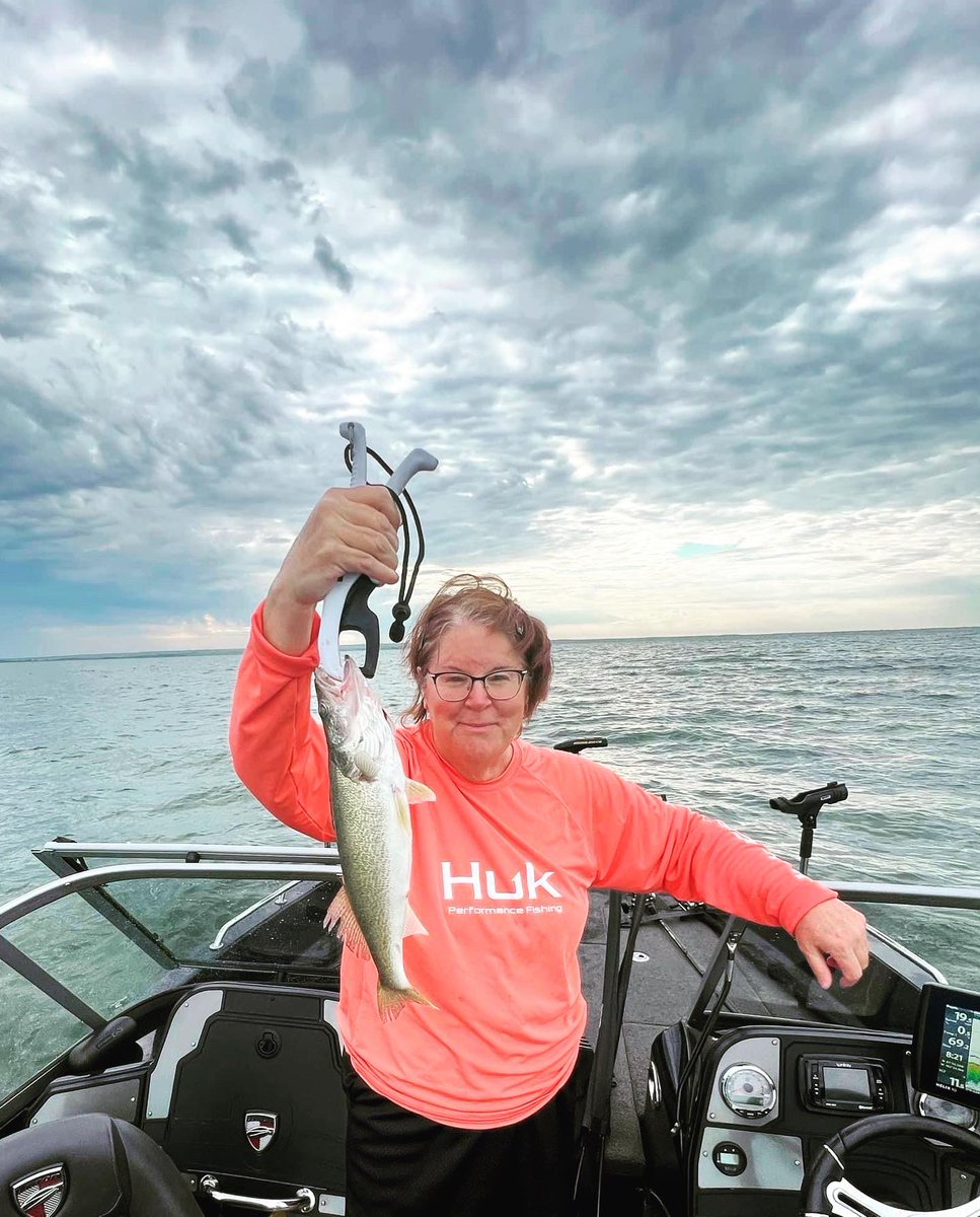 JNelly43's tweet photo. Got mom on some good ones today!  Just another classic #NDlegendary day on the water!  #LimitsOnly https://t.co/ft57oBjB57