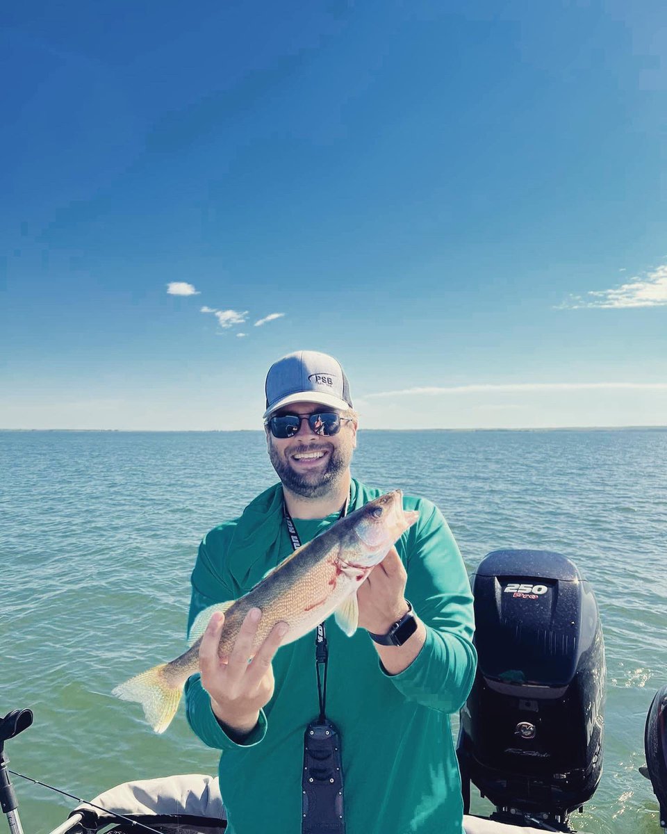 JNelly43's tweet photo. Got mom on some good ones today!  Just another classic #NDlegendary day on the water!  #LimitsOnly https://t.co/ft57oBjB57