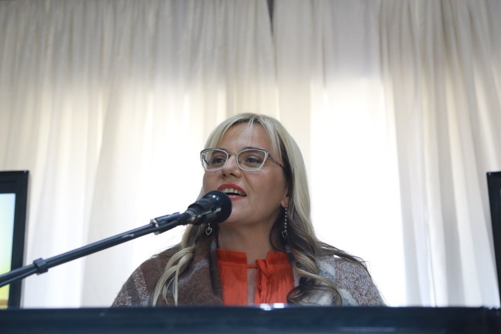 fortvecinalydep's tweet photo. Acompañamos a la presidenta de la Sociedad Rural de Córdoba, @VictMoncada, en el lanzamiento oficial de la 46º edición de la Expo Rural Córdoba 2022. 🐴🌾

🤝🏽 El objetivo es seguir acercando el campo a la ciudad, a través de un trabajo transversal. https://t.co/djcAzJHqWH