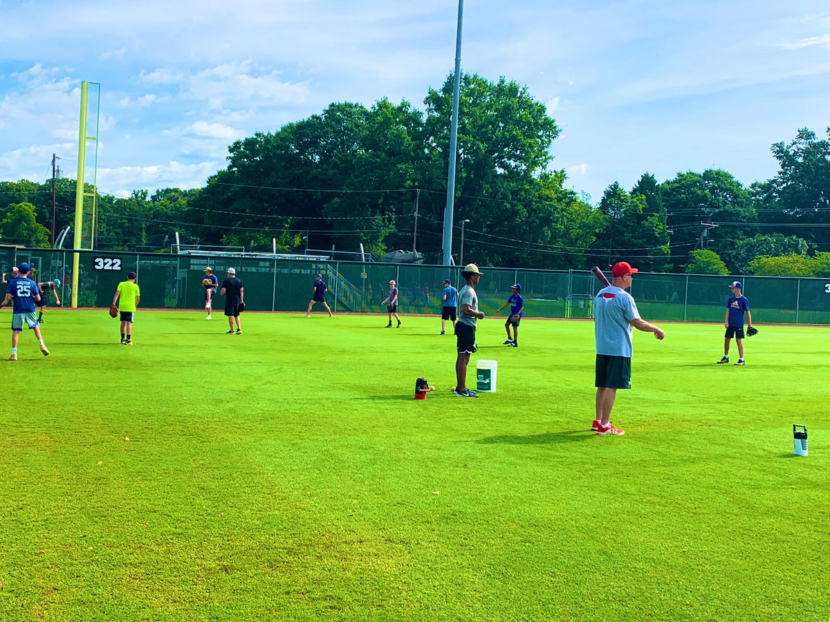 GCRhinosBSB's tweet photo. 🤝 The ‘No’s had a great time helping with the @Baseball4LifeNC  in Charlotte! It’s always a pleasure to give back and impact young lives. Looking forward to future events! 

#FearTheHorn #DestinationJUCO

🦏💪🏼🔥💥 https://t.co/KIh6YOLAsI