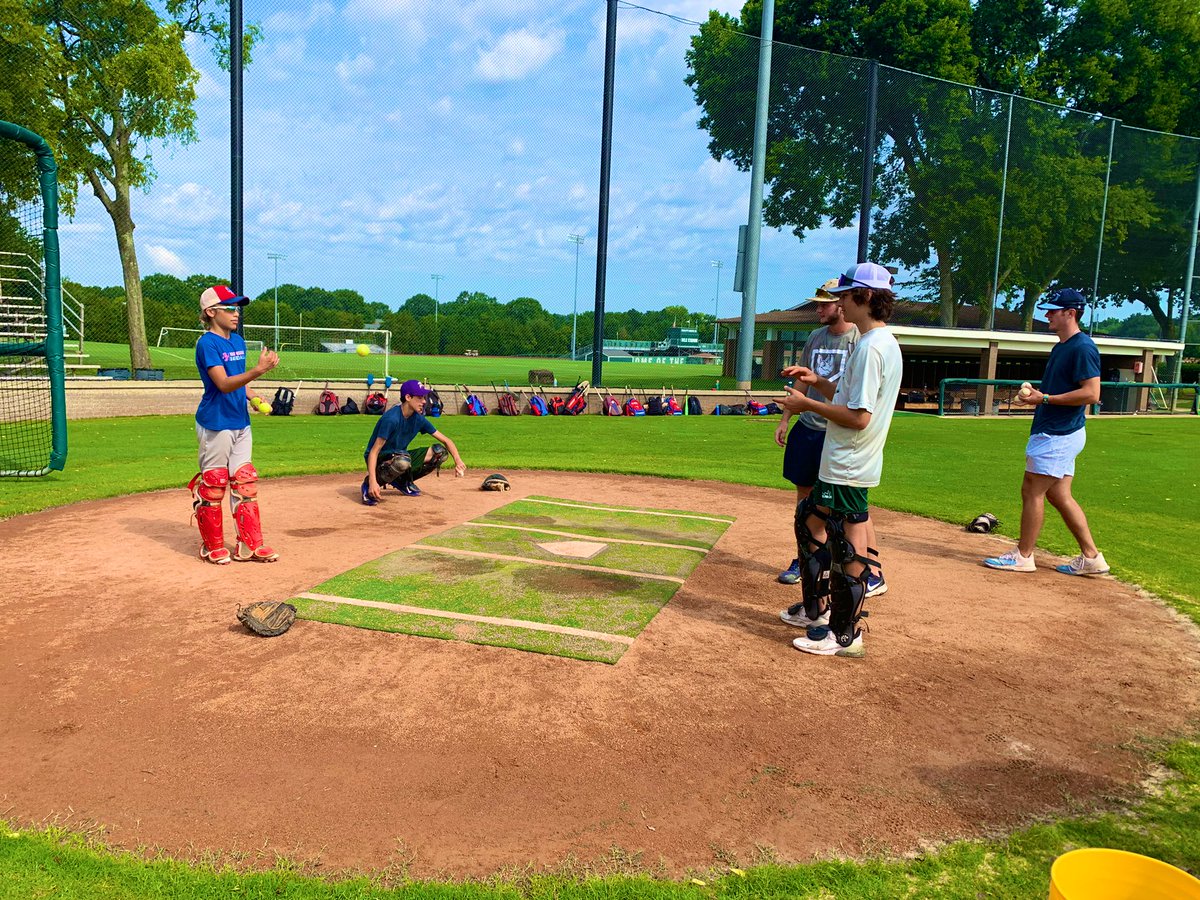 GCRhinosBSB's tweet photo. 🤝 The ‘No’s had a great time helping with the @Baseball4LifeNC  in Charlotte! It’s always a pleasure to give back and impact young lives. Looking forward to future events! 

#FearTheHorn #DestinationJUCO

🦏💪🏼🔥💥 https://t.co/KIh6YOLAsI