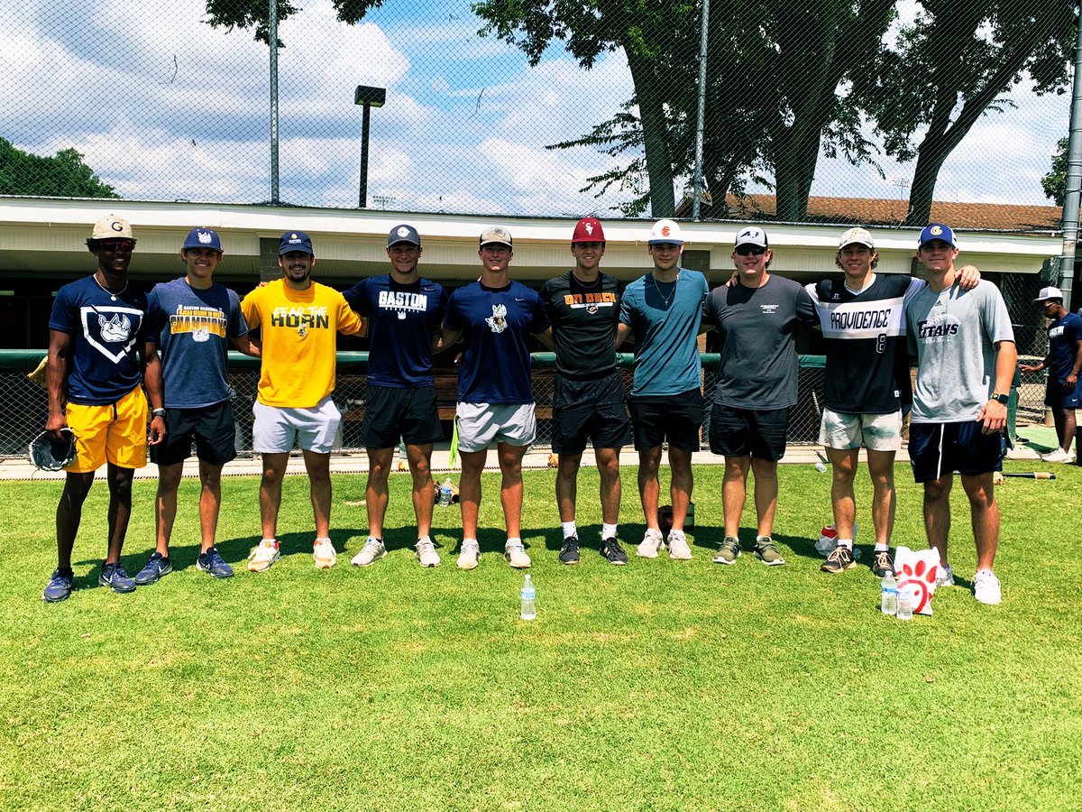 GCRhinosBSB's tweet photo. 🤝 The ‘No’s had a great time helping with the @Baseball4LifeNC  in Charlotte! It’s always a pleasure to give back and impact young lives. Looking forward to future events! 

#FearTheHorn #DestinationJUCO

🦏💪🏼🔥💥 https://t.co/KIh6YOLAsI