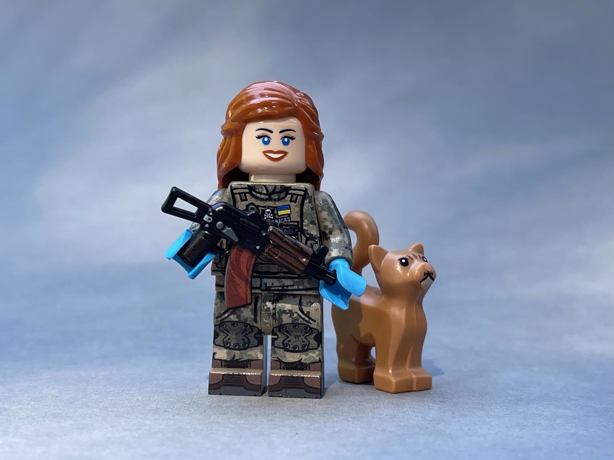 AndrewBecraft's tweet image. LEGO versions of some of the many amazing women defending #Ukraine️ since #RussiaInvadedUkraine. My grandfather was a 🇺🇸 medic in WW2, and I deeply respect the combat medics and others fighting 🇷🇺 fascism in 🇺🇦 today. Slava Ukraini! @katalina_ada @tsunami_zsu @Mykhailova_A