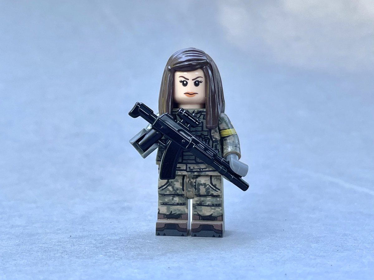 AndrewBecraft's tweet image. LEGO versions of some of the many amazing women defending #Ukraine️ since #RussiaInvadedUkraine. My grandfather was a 🇺🇸 medic in WW2, and I deeply respect the combat medics and others fighting 🇷🇺 fascism in 🇺🇦 today. Slava Ukraini! @katalina_ada @tsunami_zsu @Mykhailova_A