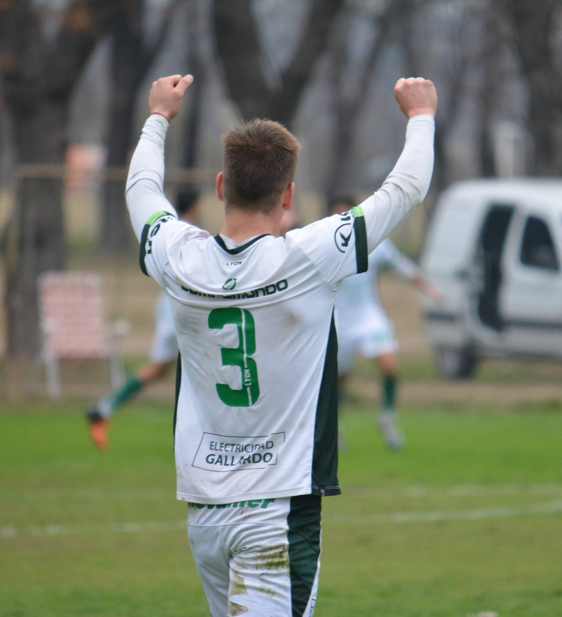 FerroOficial's tweet photo. ¡ENORME GOLEADA DE LA RESERVA! 🔥

Con un doblete de Tomi Martínez y los goles de Kevin Vázquez y Martín Suárez, el equipo de Guiñazú despachó a All Boys por 4-0 como visitante y se afirma como líder del certamen

#VivíFerro 💚 https://t.co/4sIHvUSjyY
