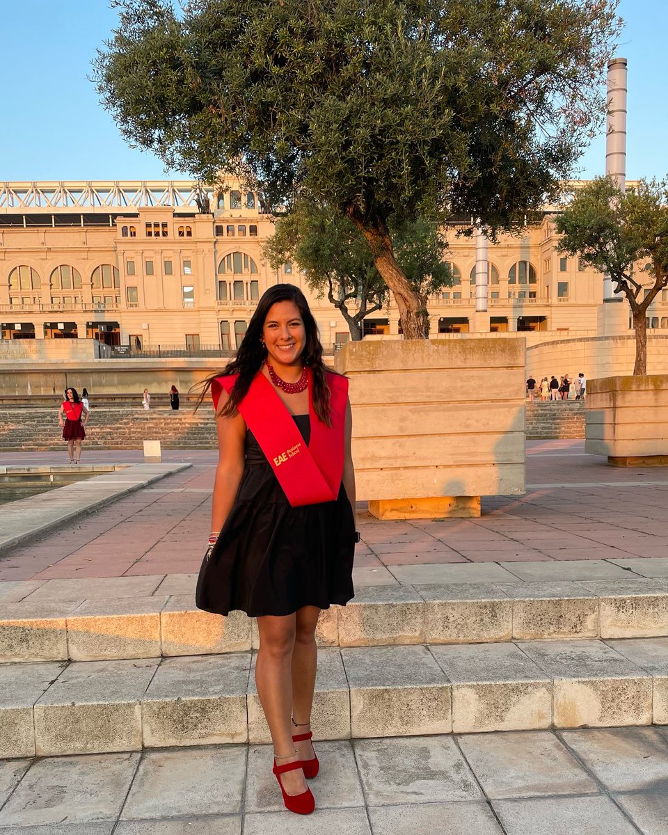 PalomaCanaval's tweet photo. Graduación MBA EAE 👩🏻🎓♥️ #GradEAEBCN22 https://t.co/uuzlqDsSUA