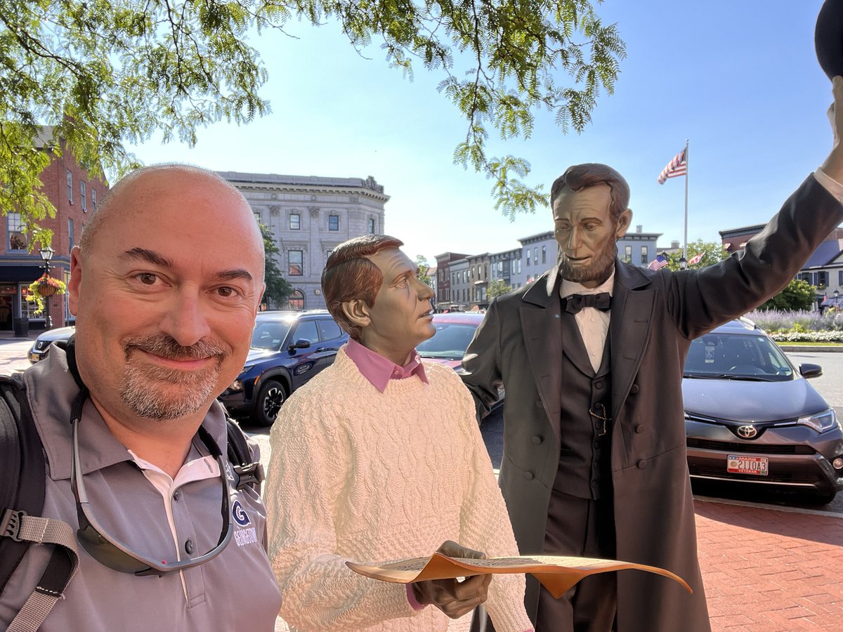 MrShaneGower's tweet photo. Had some time to see the David Willis House and a Virtual Reality experience before more battlefield walking! #socstudme #sschat #nehwhyhere @GettysburgNEH https://t.co/stVmopGLzl