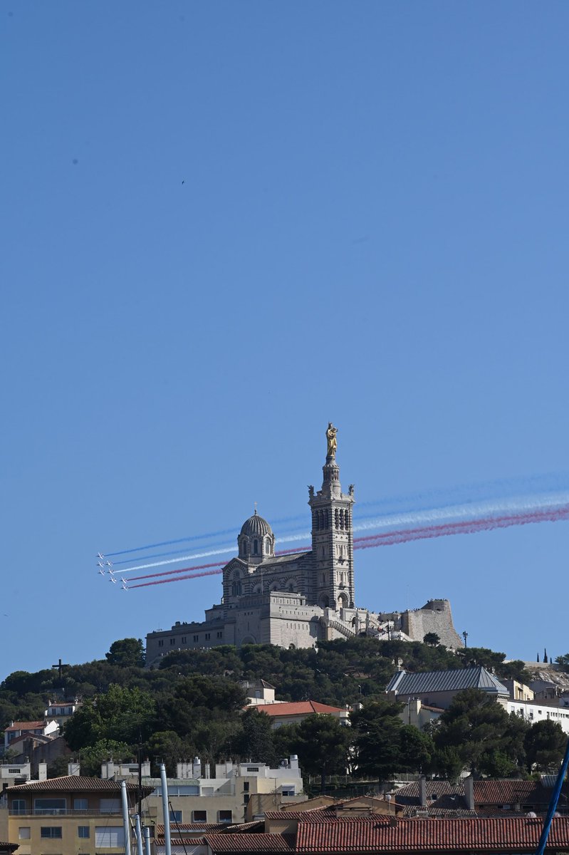 Jour de Fête nationale : en ce #14juillet, le 21e RIMa était présent à Fréjus et à Marseille, où il était mis à l'honneur en raison des #400ansTDM.

#SoldatsDeFrance