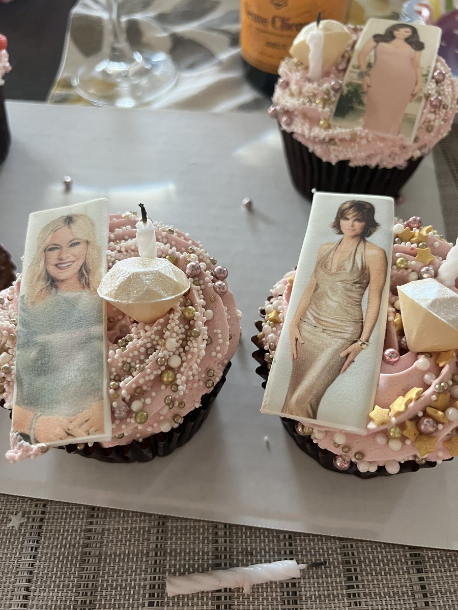 authorJessicaJ's tweet photo. Sutton and Lisa side by side with Vanderpump watching from afar. My cupcakes are shady. #RHOBH #Sutton https://t.co/bXKqpuFMzd