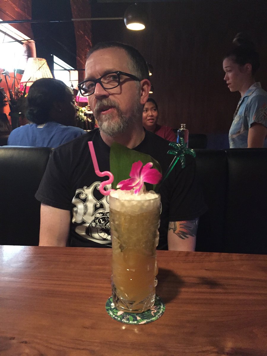 facesunderwater's tweet image. I adore all things tiki. #tiki #fruitydrinks #Aloha