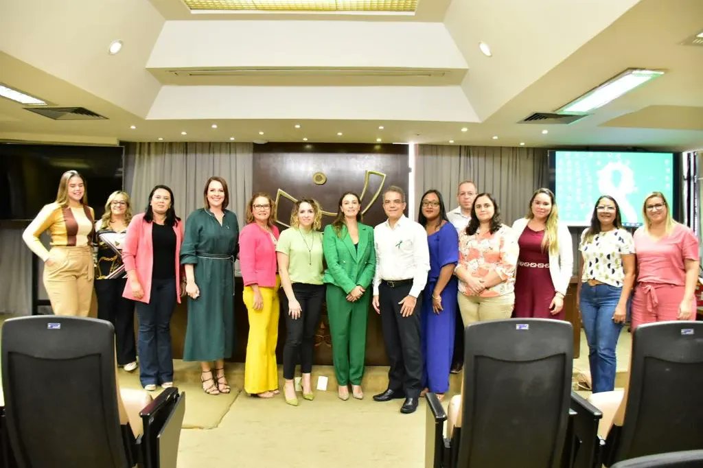 JulhoVerdeRN's tweet photo. O Julho Verde foi lembrado nesta quinta-feira durante a audiência pública na ALRN. Durante a audiência foi discutida a prevenção e o tratamento do câncer de cabeça e pescoço, juntamente com a promotora Yara Pinheiro e a Deputada @depCristiane https://t.co/LNsBjY2ycH
