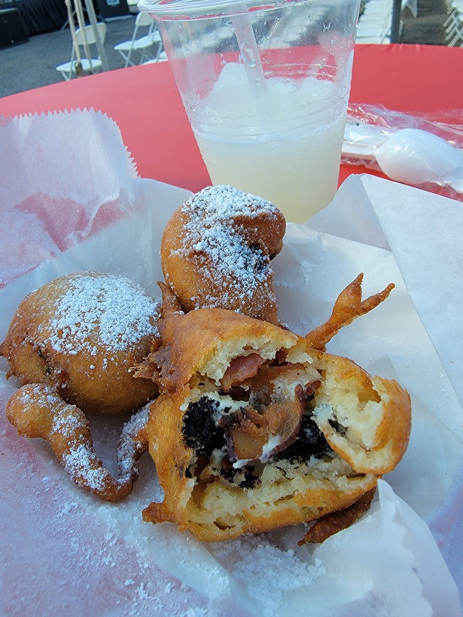 H2Owens's tweet photo. Deep Fried Bacon Wrapped Oreos. 🥓 

That's it...I just wanted to share in the beauty! 

#bacon #deepfriedoreos #deepfried #oreo #heaven #fatkidheaven #fatkid #noshame #classy #adulting #baconbourbonbrewfestival https://t.co/18dEtzlgqE