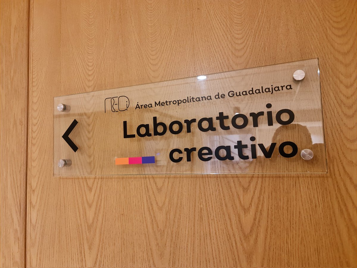 PAT_CUCEA's tweet photo. Hoy l@s estudiantes del verano de investigación #ProgramaDelfin están realizando sus propuestas para que un territorio se más atractivo... #AtractividadTerritorial #ReDiAMG Red de Centros De Innovación y Emprendimiento @InnovacionJal https://t.co/h3a9xfKh5s