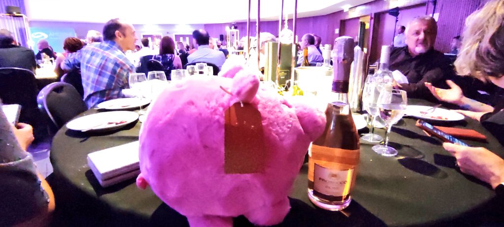 lesleyjaneblack's tweet photo. What can I say...been going to #Amosshe conferences since Edinburgh (c2008?) & never won a thing. This year I won the Blackbullion pig 😁🎉. Boy child will be delighted, but I'm not sure I can part with the pig, name yet to be assigned.🤣🤣😉 Thank you #amosshe2022 @ViviFriedgut https://t.co/bqLAkC6OGv