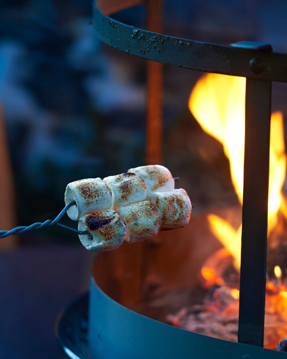 Nothing beats summer nights at the estate 🌄

Our butlers are more than happy to help organize activities for you to enjoy during your stay. You can contact us at 403- 931- 0100 for any inquiries. 

We can't wait to see you! 

#yychotel #rockymountains #smores