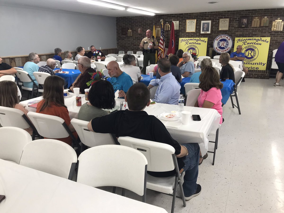 THPFallBranch's tweet photo. Tonight @THPFallBranch was invited to the Bloomingdale Business Appreciation Picnic! We discussed # #HandsFreeTN
#DrivingImpaired
& the importance of #BucklingUp! https://t.co/sIq1rTLhnc
