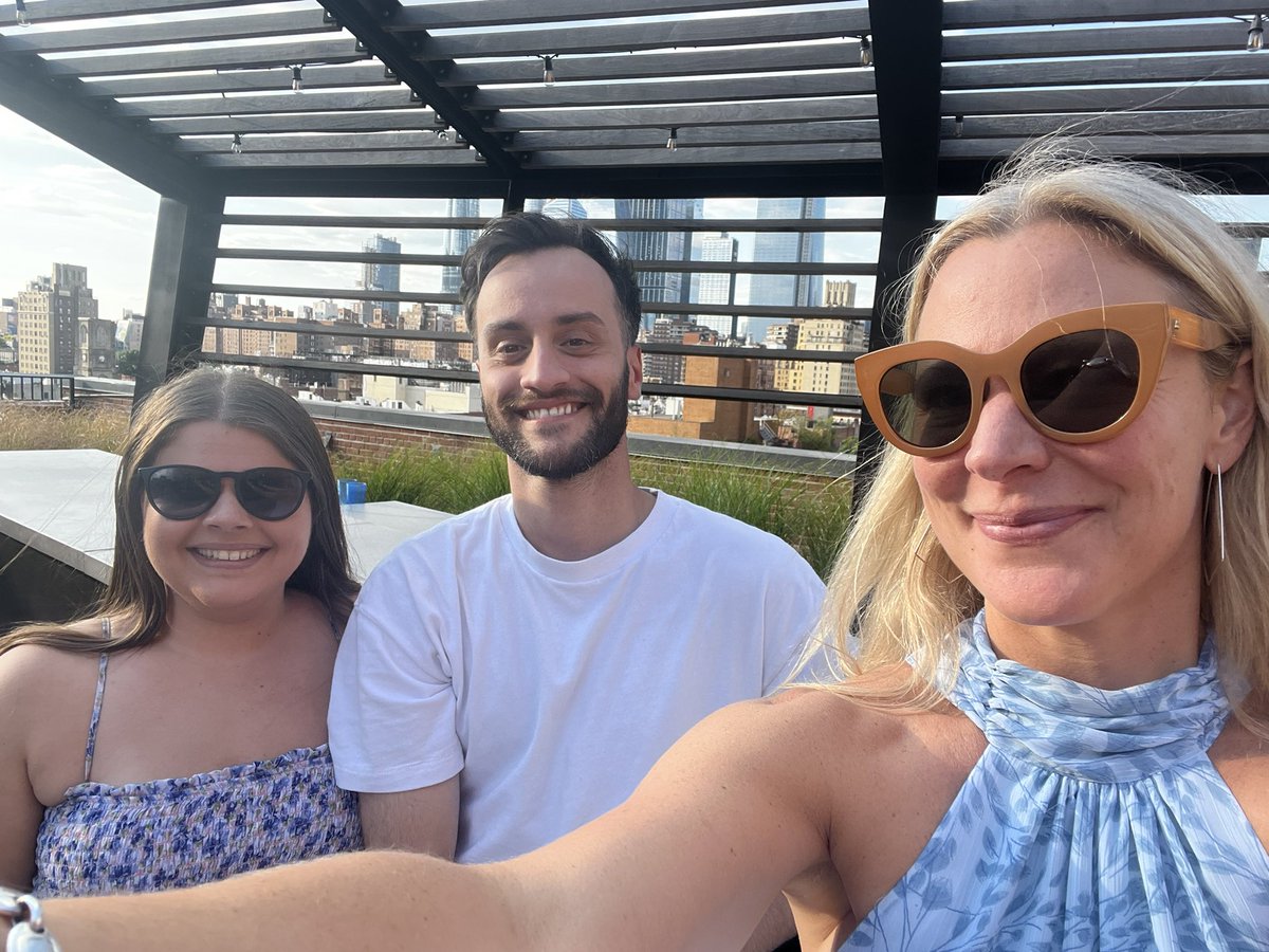 Robin Wheeler ๎จ (@robinw) on Twitter photo Thatโs a wrap on the 3 week @TwitterNYC visit. Rewarding AF to see so many partners and Tweeps IRL. Reminder of how powerful it is when we are face to face. Love you NY be back soon. Pictured: Ny captains who hold down the fort in person everyday. Not pictured <a href="/iamrrr/">Rohan Routroy</a> @Arny55 โค๏ธ Thatโs a wrap on the 3 week @TwitterNYC visit. Rewarding AF to see so many partners and Tweeps IRL. Reminder of how powerful it is when we are face to face. Love you NY be back soon. Pictured: Ny captains who hold down the fort in person everyday. Not pictured <a href="/iamrrr/">Rohan Routroy</a> @Arny55 โค๏ธ