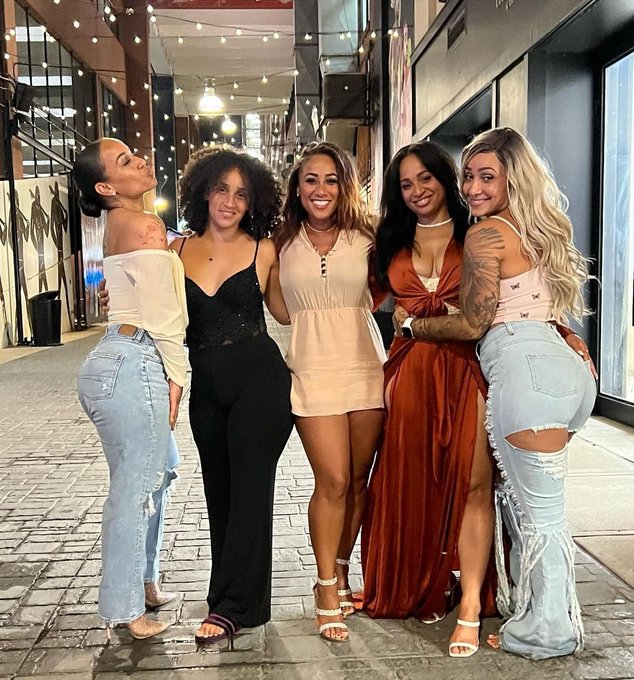 My Sistttahs #AlexanderSisters 🥰 https://t.co/FrmHoqXvfu<a href="/tag/alexandersisters"class="tags">#AlexanderSisters</a>