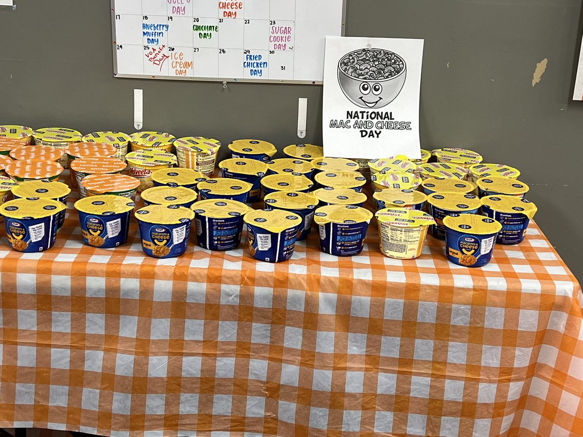 “GET” ur CHEESE on!!!!!!@Matt_Jones30 <a href="/1sherredavis/">Sherre Davis-Hood</a> <a href="/tara/">Dr. Tara Tiger Brown🌲</a>