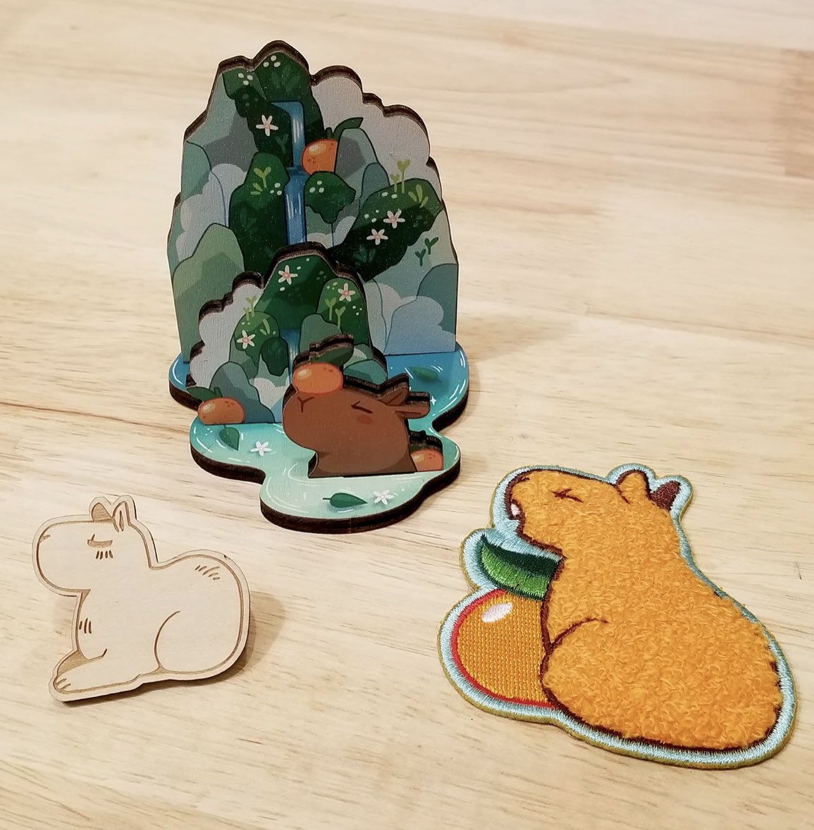 BeckyIB's tweet photo. Do you love capybaras?!? 
Look at these! I have ALL of them and they are awesome. ✨

Support #LivingArtists 
#BuyStuff 🍊 https://t.co/nzbmmyLBY1