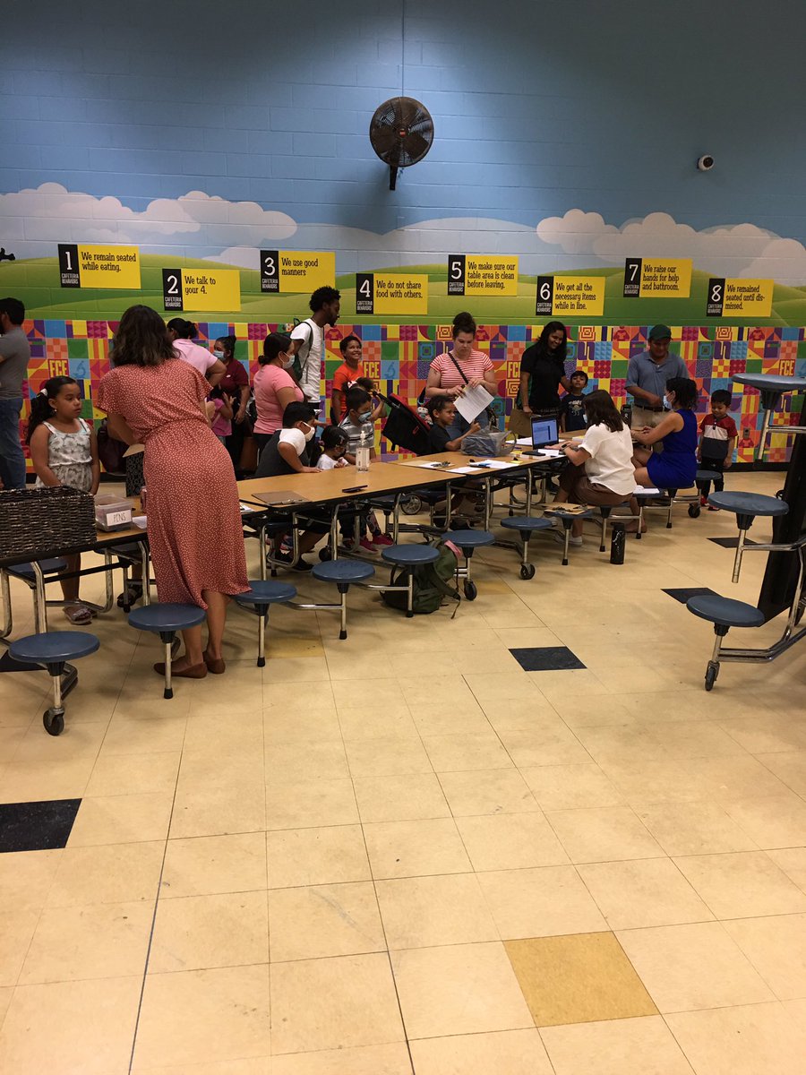 Mr_Johnson1906's tweet photo. Today’s Open House was a huge success. It felt good to see our families back in the building. We are excited to start the 2022-23 school year. @Falling_CreekES @CatADillingham @ccpsinfo https://t.co/BP9ZxitnrO