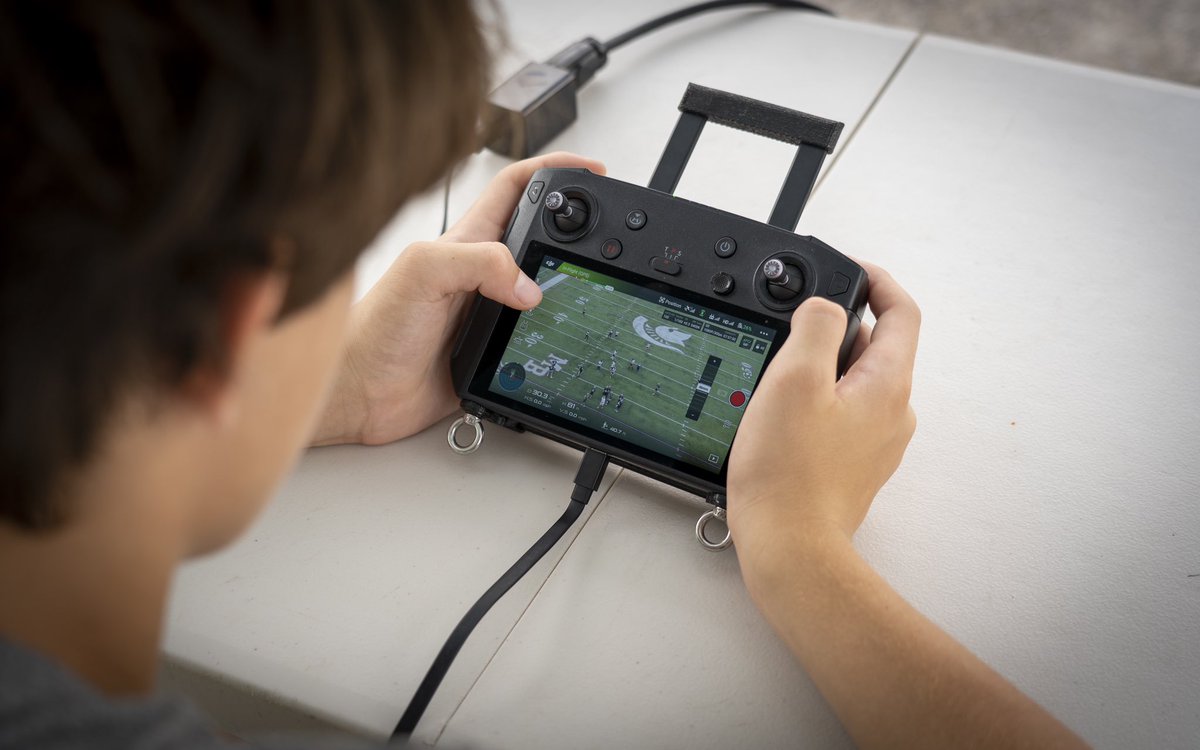 InnovateDrone's tweet photo. If you don’t have a Tethered Drone this football season you’re missing out. #NeverMissAPlay #AdvancedTech https://t.co/ZFFMZXXaYf